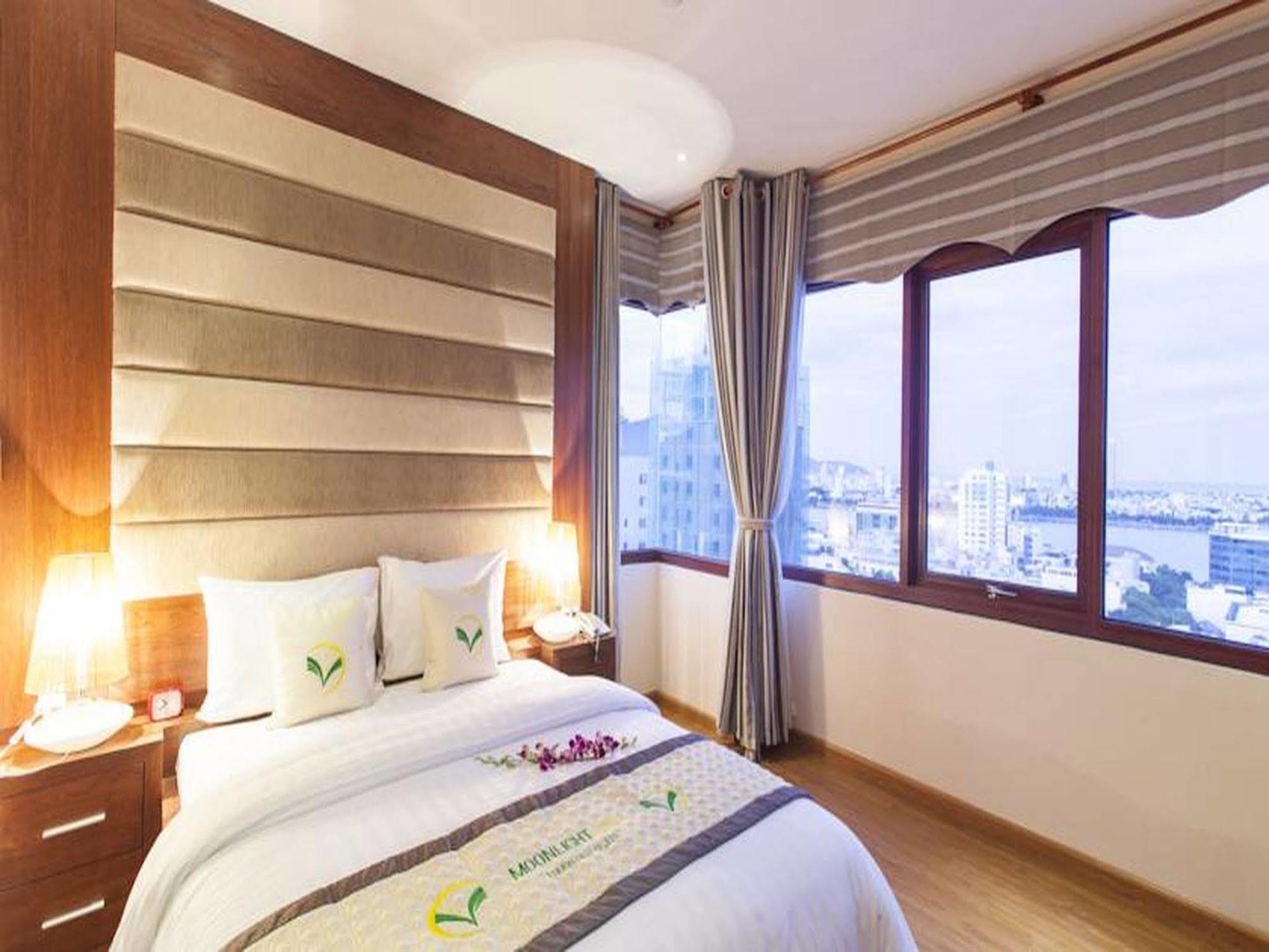 Moonlight & - Near Dragon Bridge, High Floor With Beautiful View, River View 4* Đà Nẵng