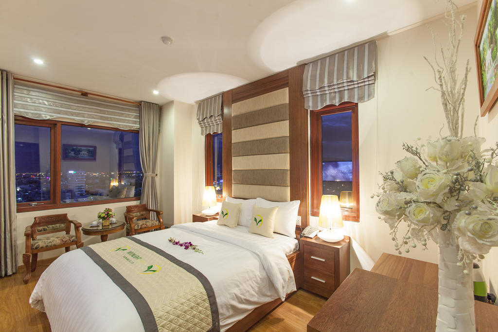 Moonlight & - Center, High Floor, Great Location & Romantic River View & Dragon Bridge View 4* Дананг