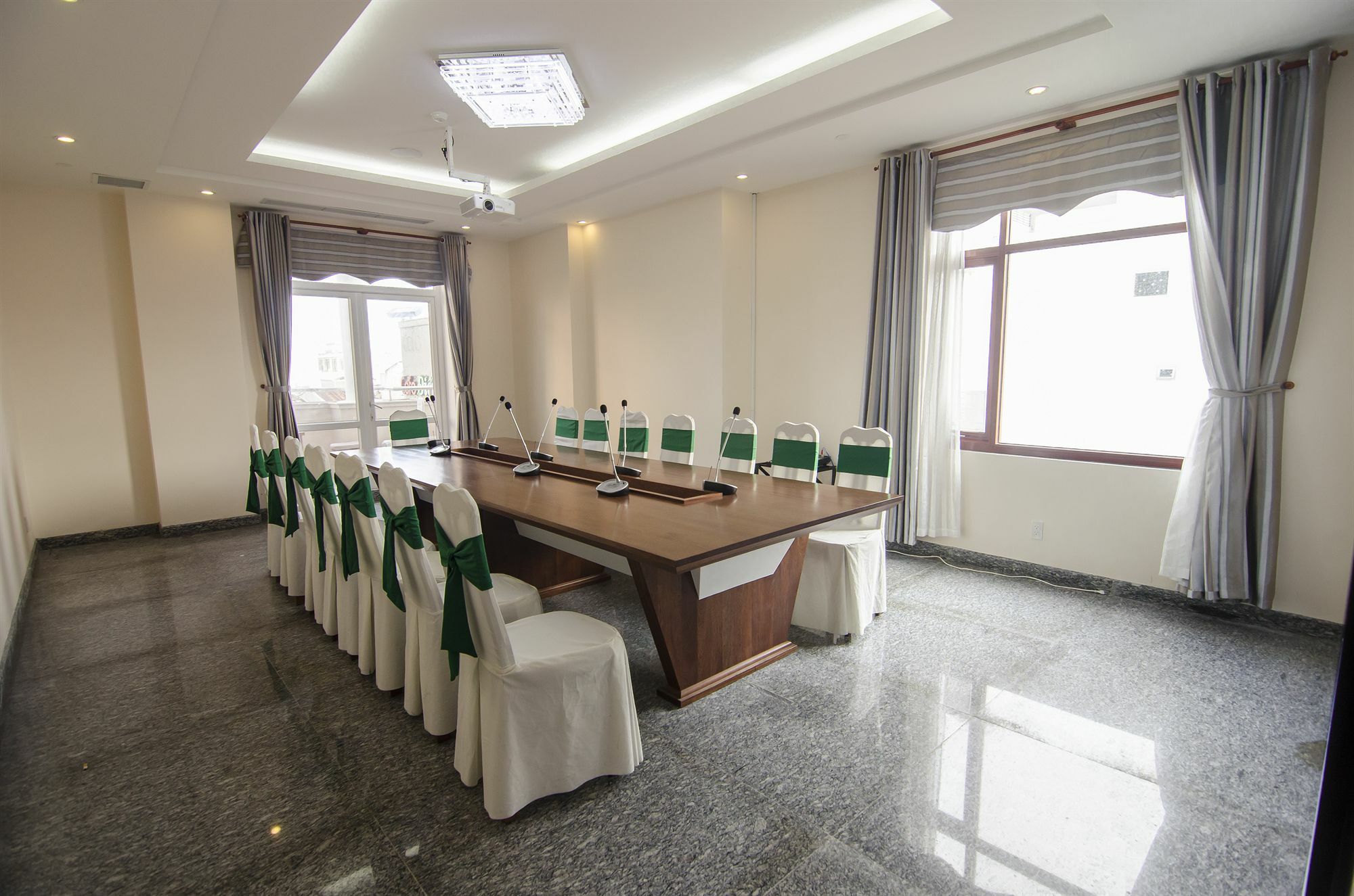 Moonlight & - Near Dragon Bridge, High Floor With Beautiful View, River View 4* Đà Nẵng