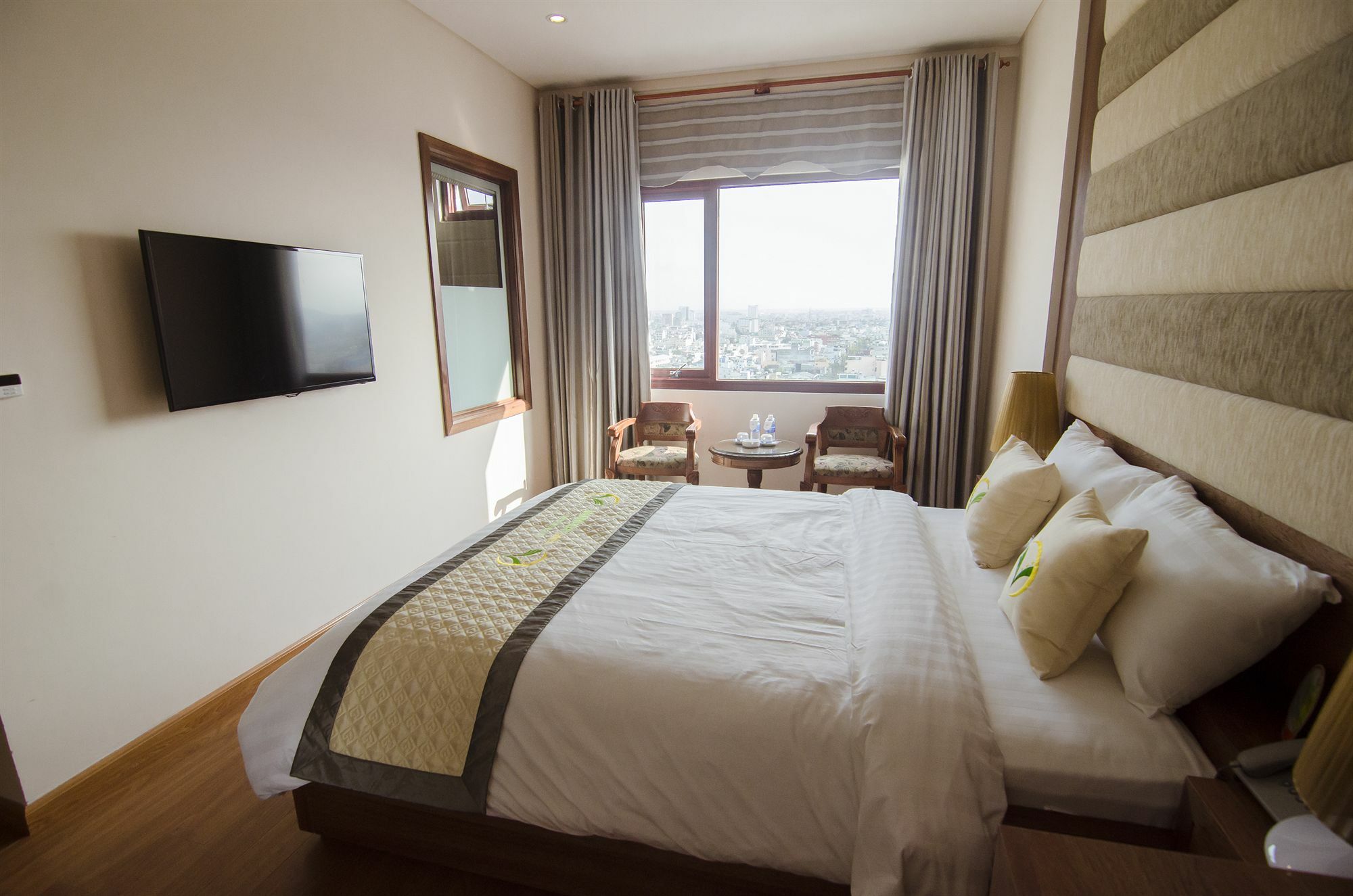 Moonlight & - Center, High Floor, Great Location & Romantic River View & Dragon Bridge View 4* Дананг