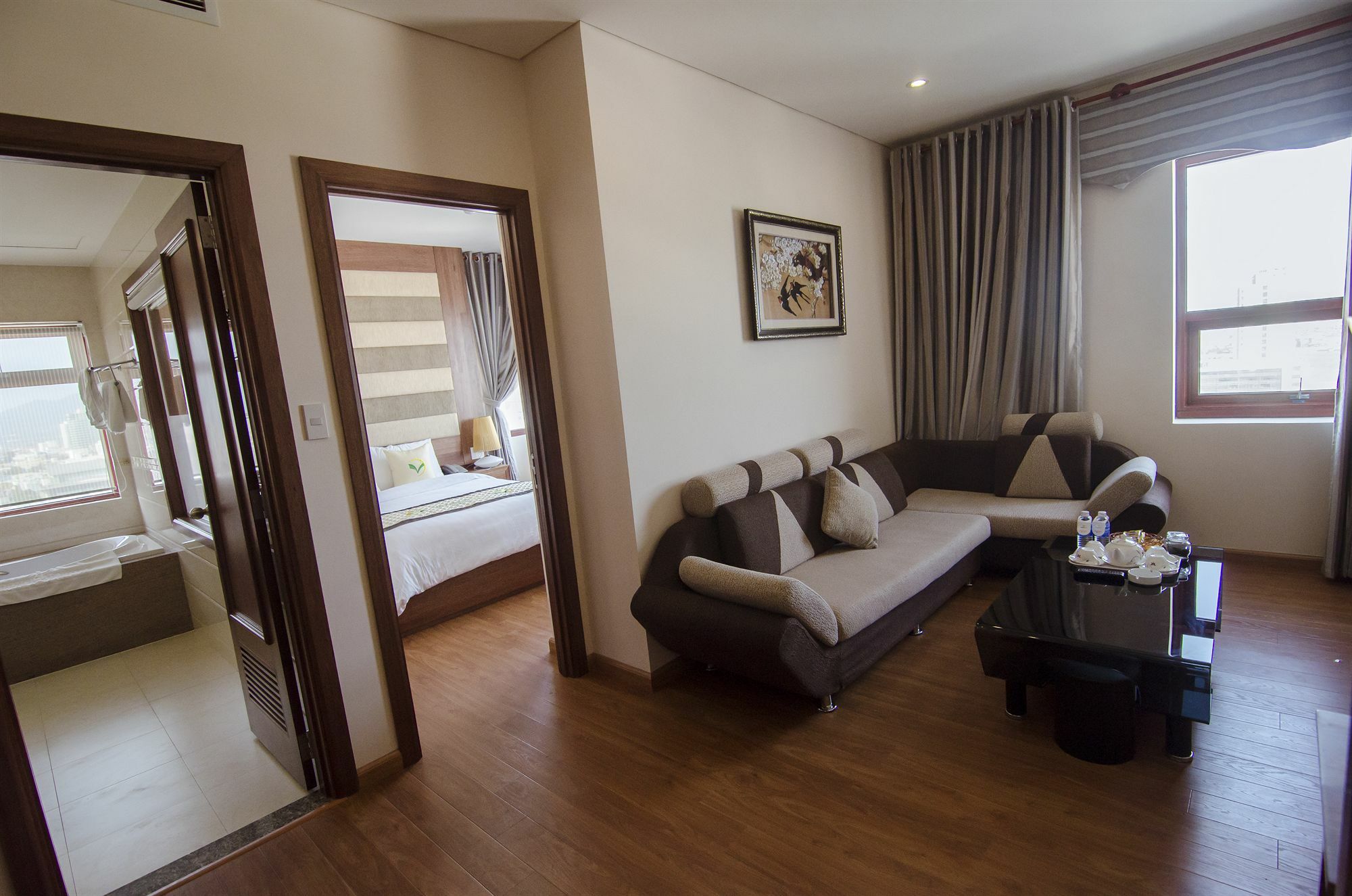Hotel Moonlight & - Near Dragon Bridge, High Floor With Beautiful View, River View 4*